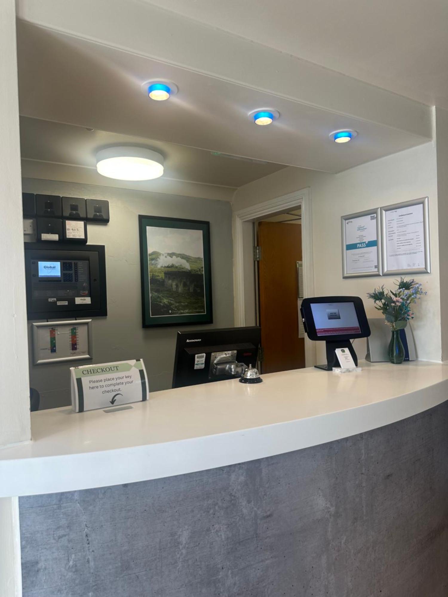Go2 Glasgow Cumbernauld Hotel - Free Parking And Pet Friendly Экстерьер фото