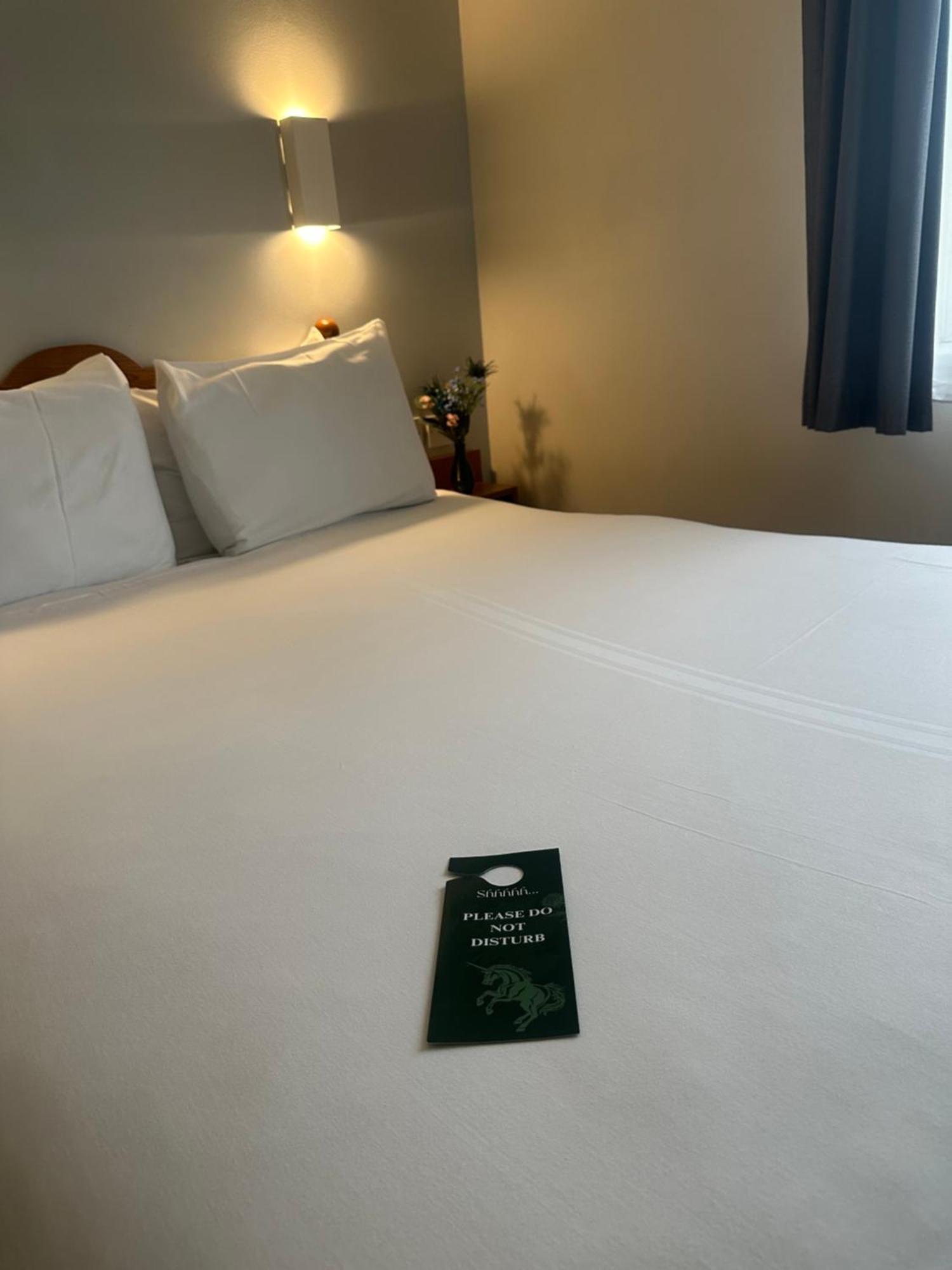 Go2 Glasgow Cumbernauld Hotel - Free Parking And Pet Friendly Экстерьер фото