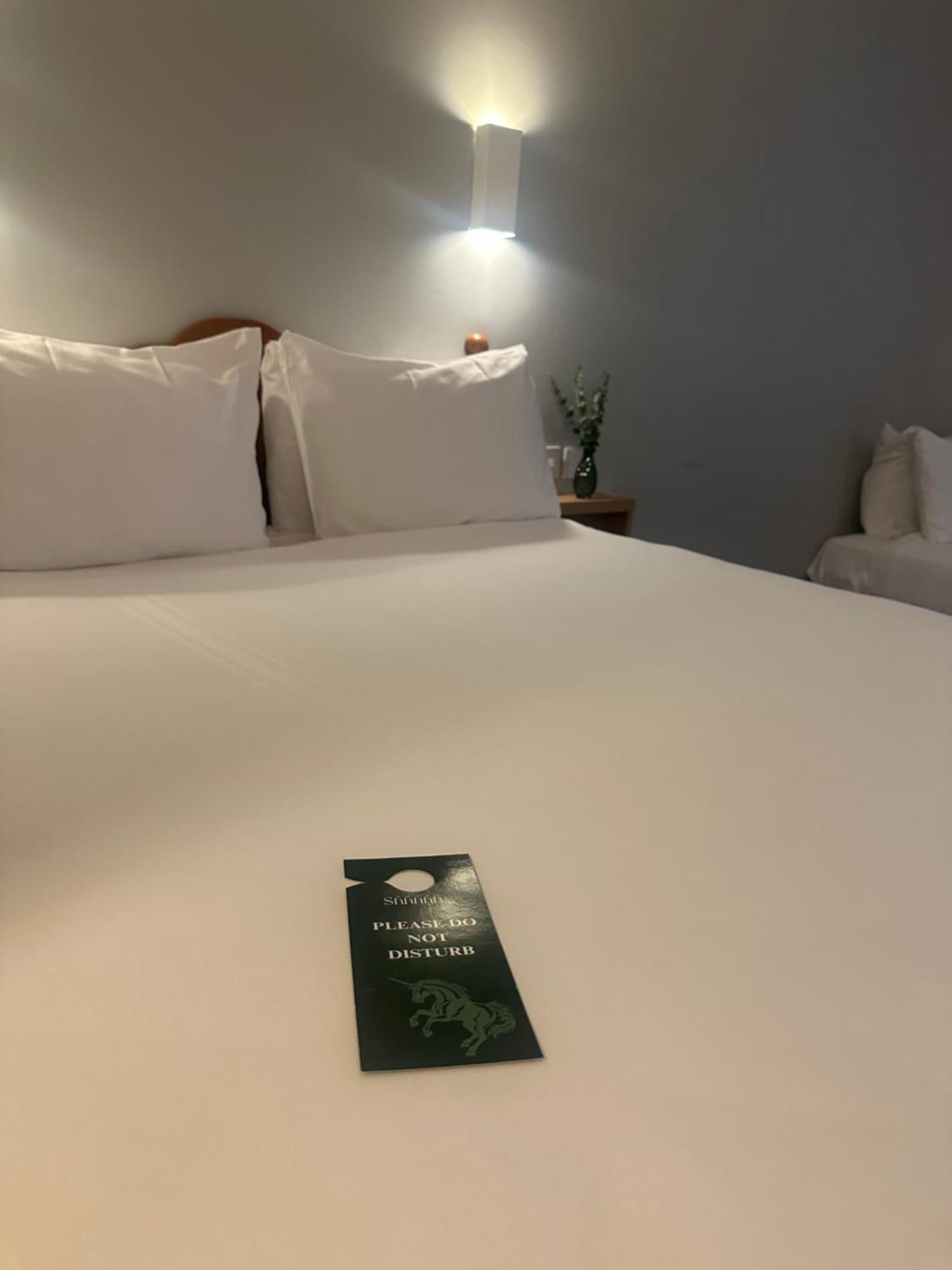 Go2 Glasgow Cumbernauld Hotel - Free Parking And Pet Friendly Экстерьер фото